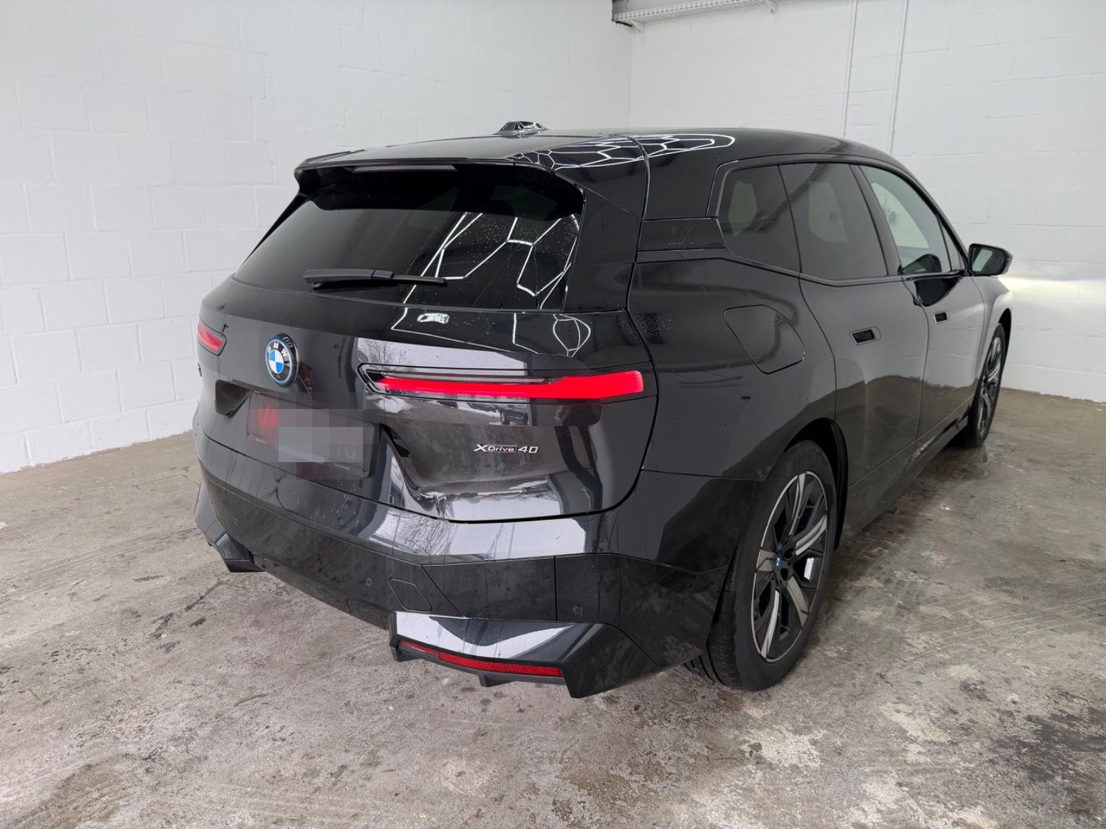 BMW iX 40 xDrive Sport+LASER+SOFT CLOSE+SUITE+ACC+ foto 4