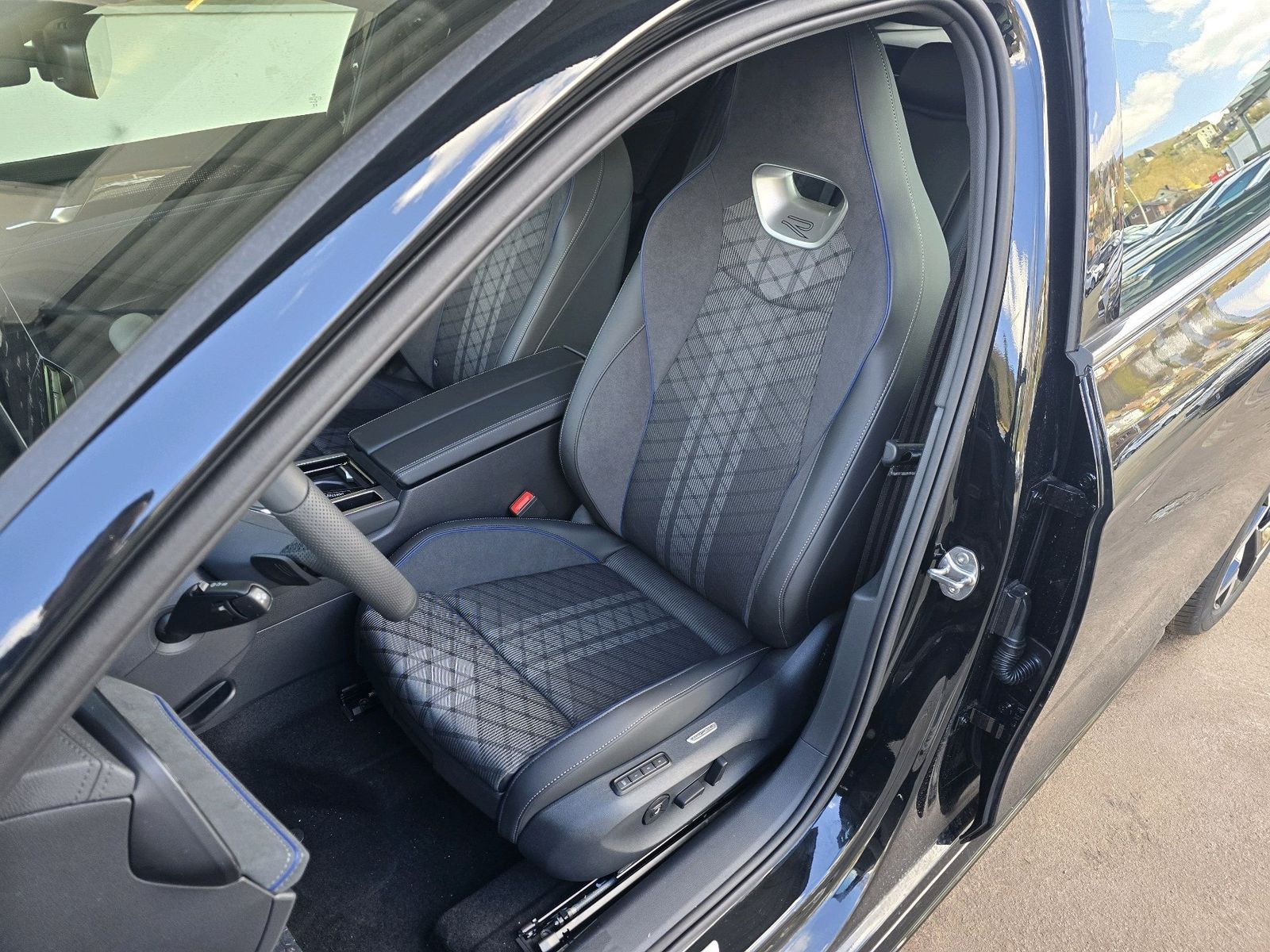 Volkswagen Passat Variant R 4 Motion*MATRIX-LED*NAVI*KAMERA foto 2