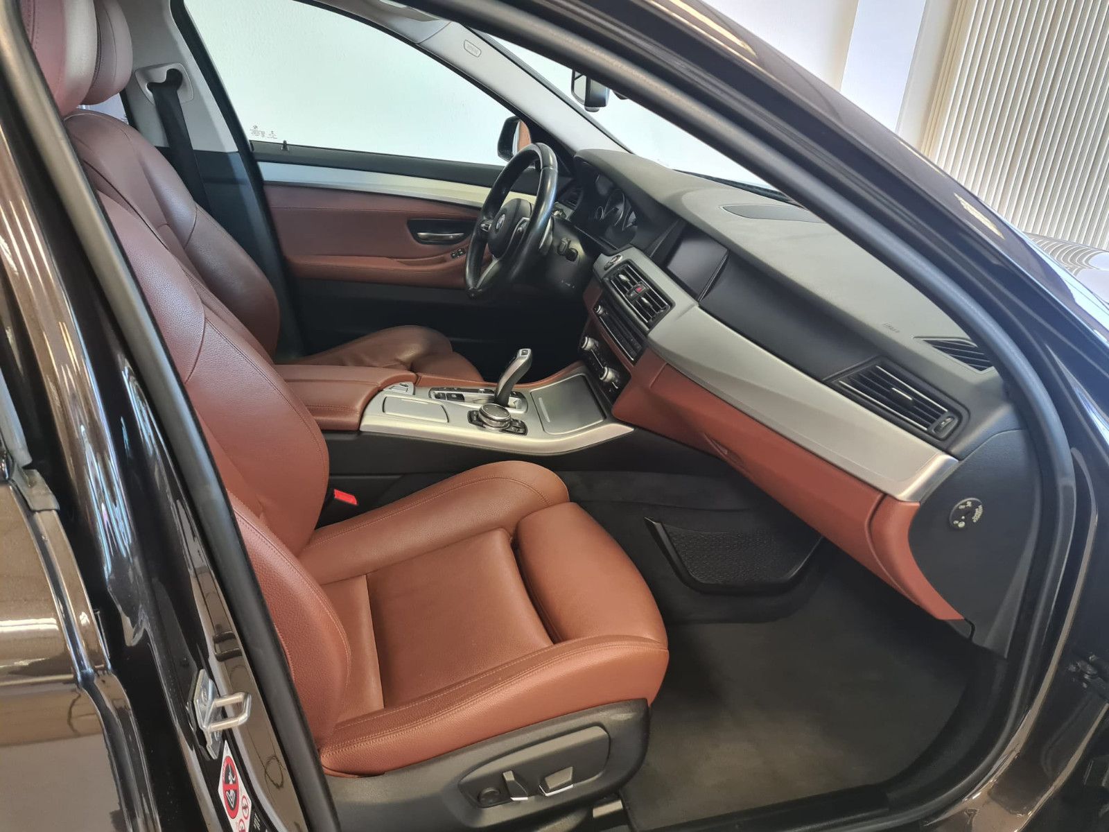 BMW 520 d xDrive / AHK / Bi-XENON / LEDER foto 11