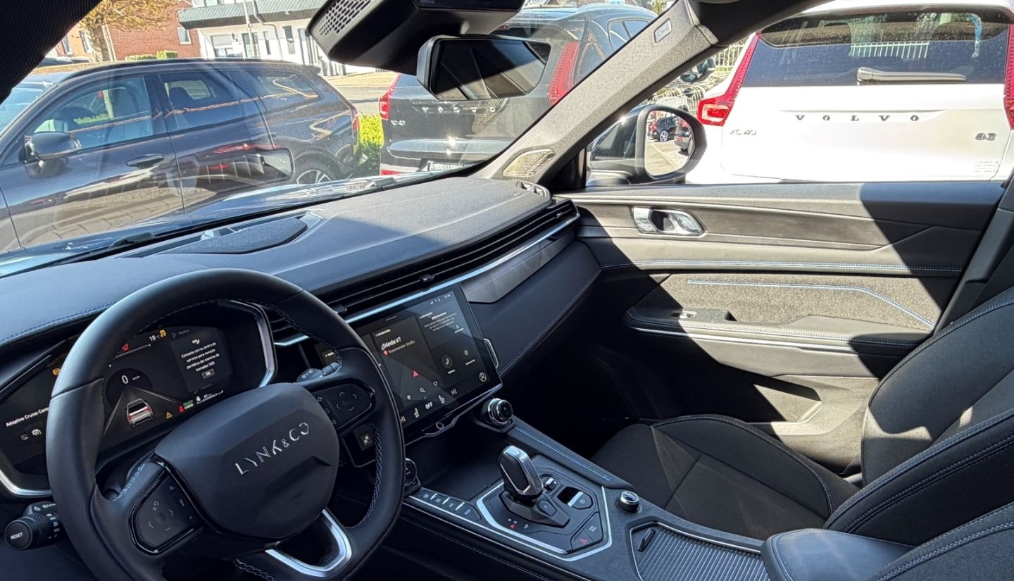 Lynk&Co 01 1.5 TD PHEV AHK El. Panodach Navi Digitales C foto 8