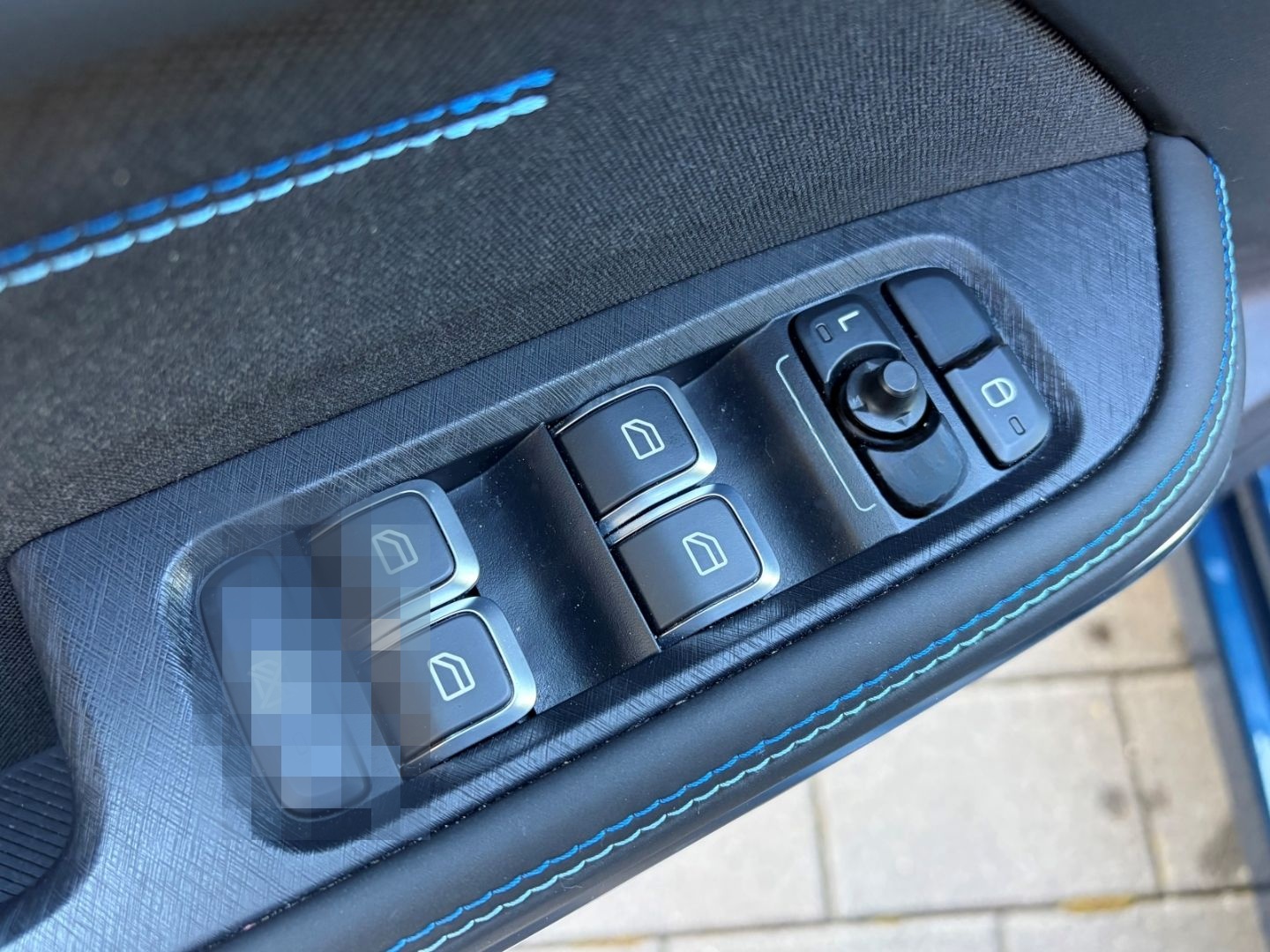 Lynk&Co 01 1.5 TD PHEV AHK El. Panodach Navi Digitales C foto 9