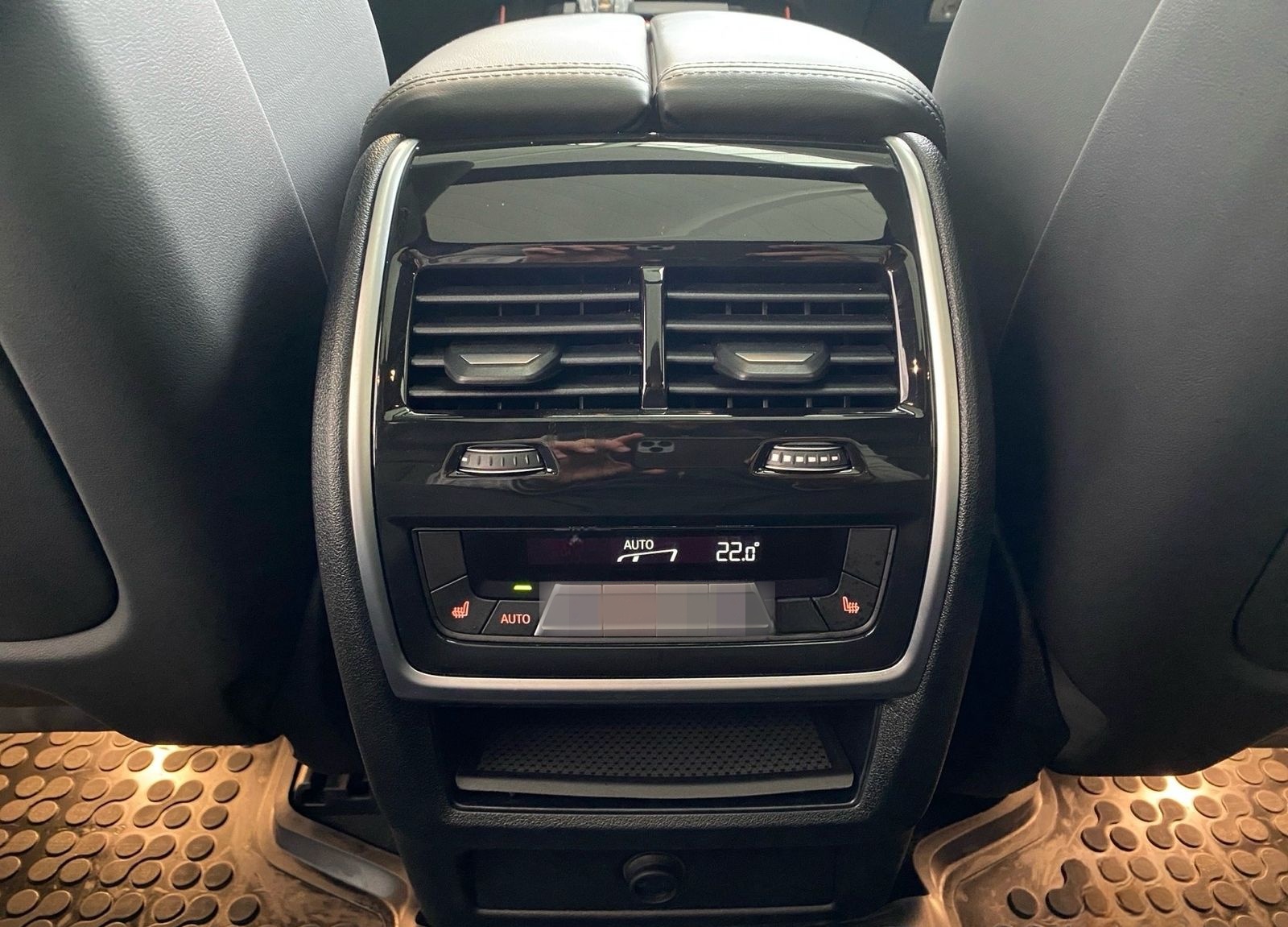 BMW X5 M50i Pano Sky HUD DA Prof. B&W 22´´ STH foto 14