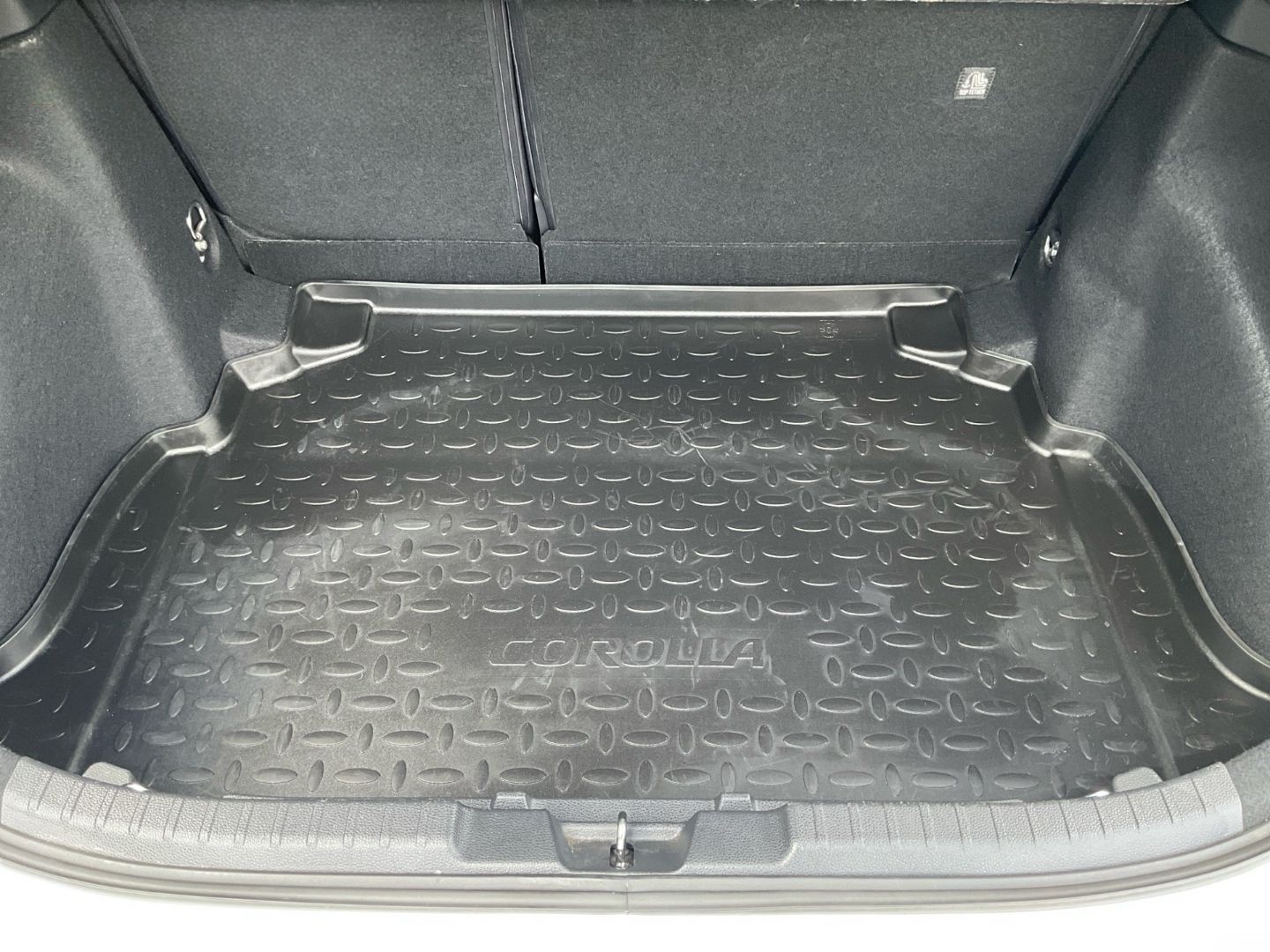 Toyota Corolla 1,8 l Hybrid 5-türig Team D inkl. Techni foto 8