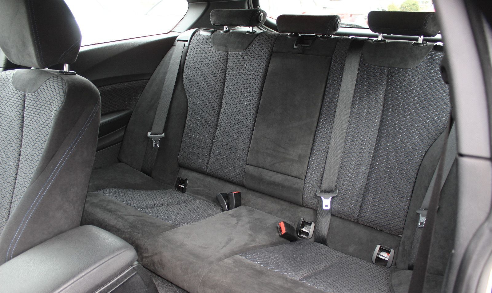 BMW M135 i xDrive*BI-XENON*NAVI*ALCANTARA*H&K*REMUS* foto 17