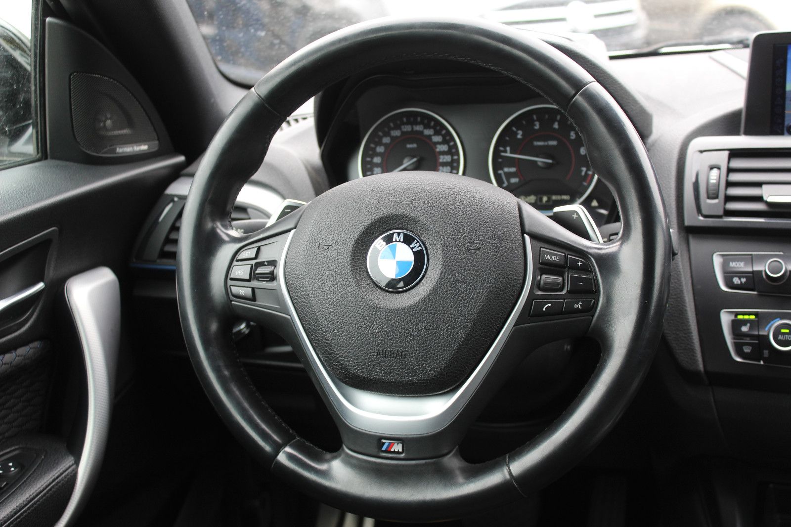 BMW M135 i xDrive*BI-XENON*NAVI*ALCANTARA*H&K*REMUS* foto 19