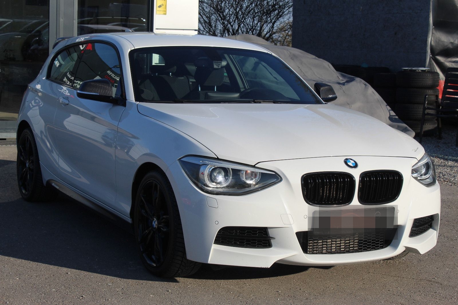 BMW M135 i xDrive*BI-XENON*NAVI*ALCANTARA*H&K*REMUS* foto 3