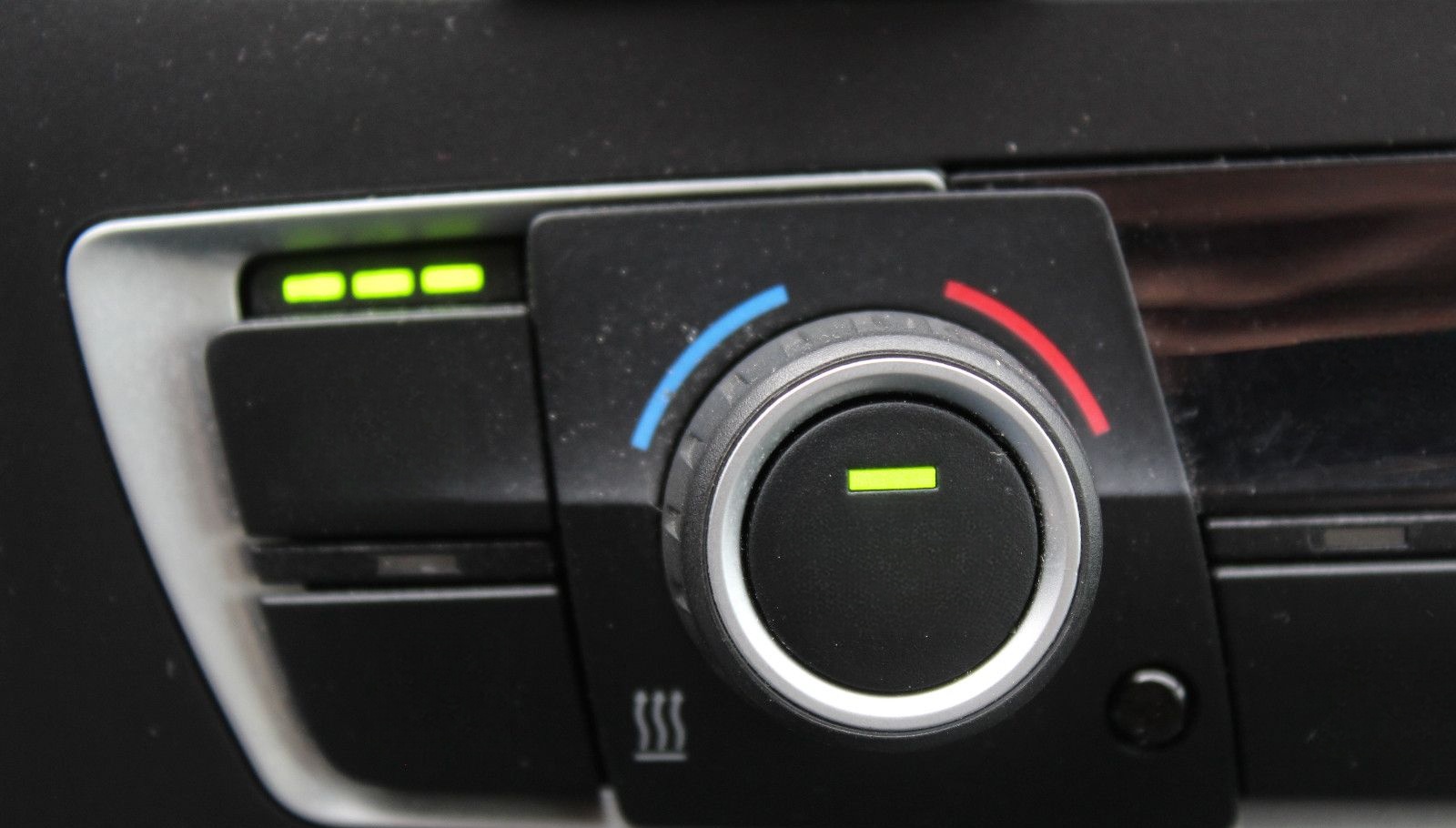 BMW M135 i xDrive*BI-XENON*NAVI*ALCANTARA*H&K*REMUS* foto 24