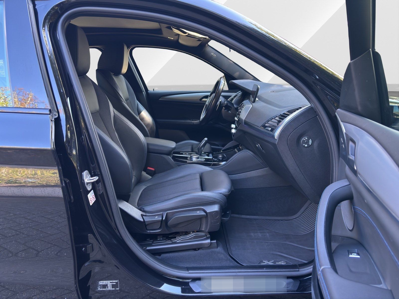 BMW X4 xDrive20i M Paket | HUD | LED | AHK | Panoram foto 11