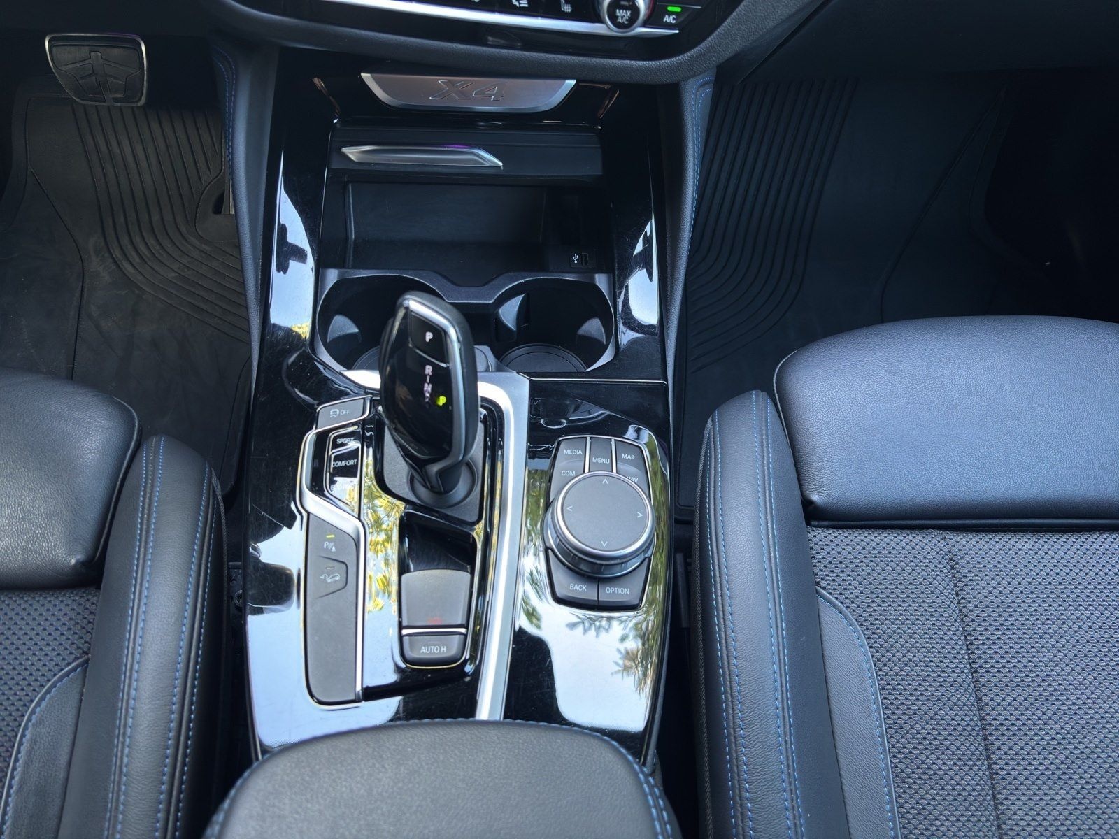 BMW X4 xDrive20i M Paket | HUD | LED | AHK | Panoram foto 17