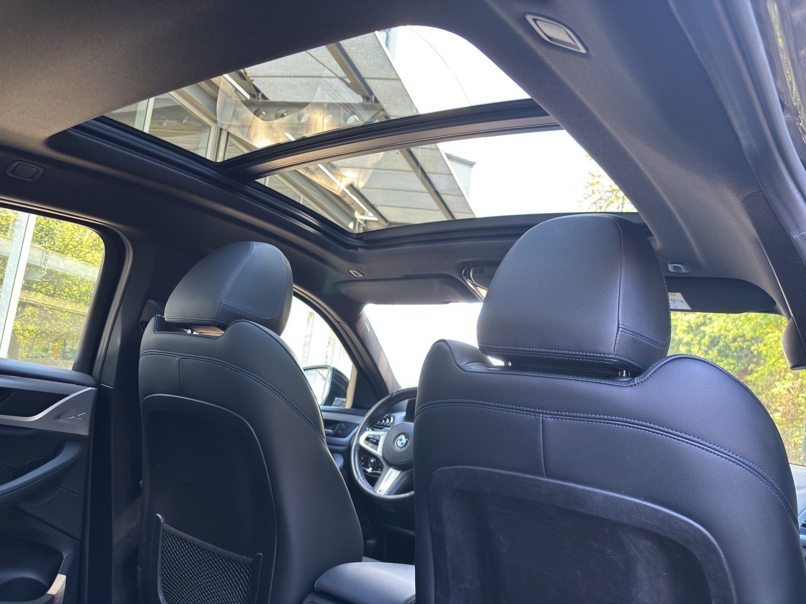 BMW X4 xDrive20i M Paket | HUD | LED | AHK | Panoram foto 18
