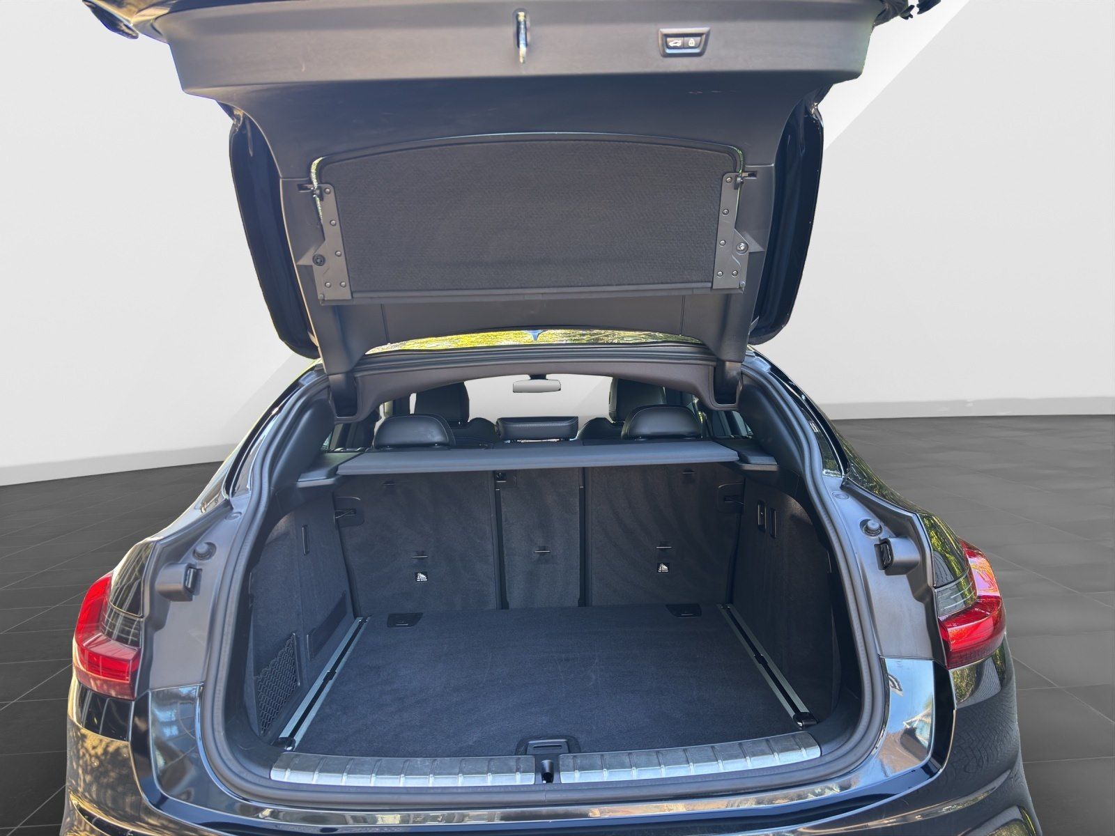 BMW X4 xDrive20i M Paket | HUD | LED | AHK | Panoram foto 9