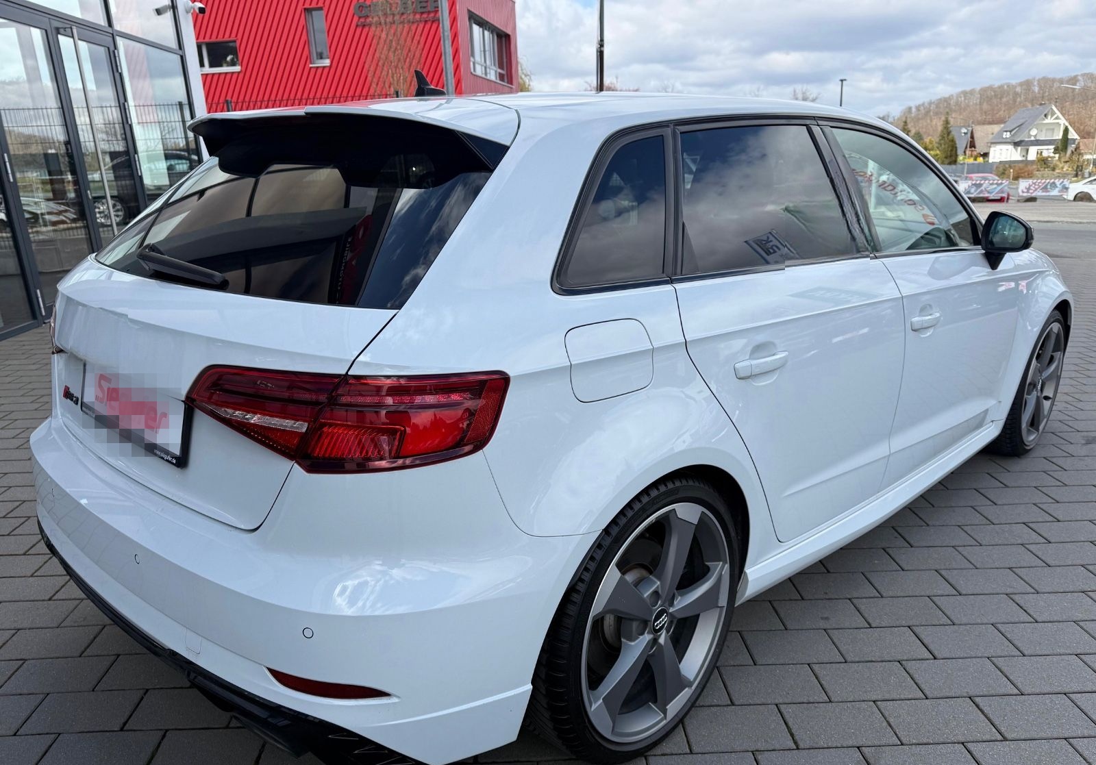 Audi RS3 Sportback 2.5 TFSI quattro foto 2