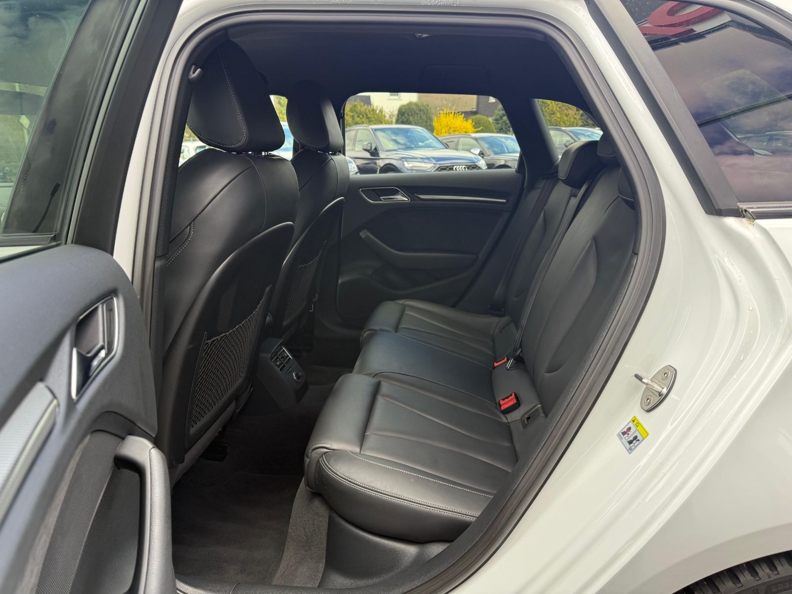 Audi RS3 Sportback 2.5 TFSI quattro foto 13