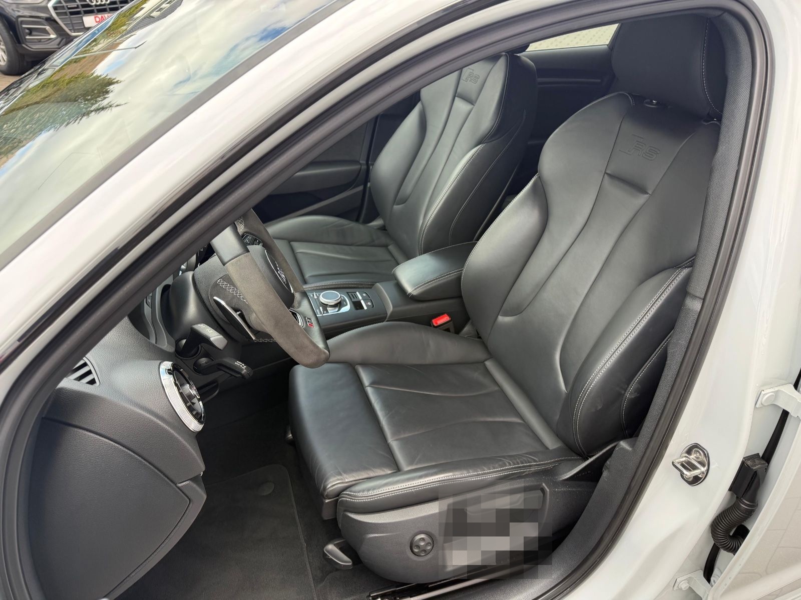 Audi RS3 Sportback 2.5 TFSI quattro foto 22