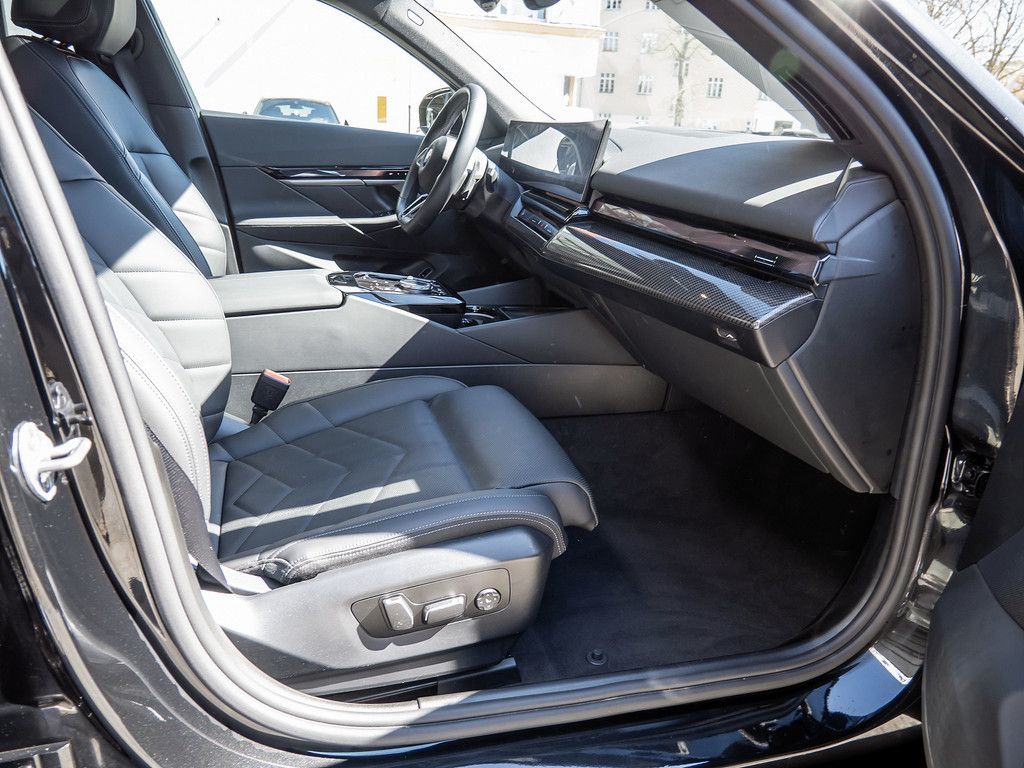 BMW 520d xDrive M-Sport PANO+AHK+20 ZOLL+HK foto 7