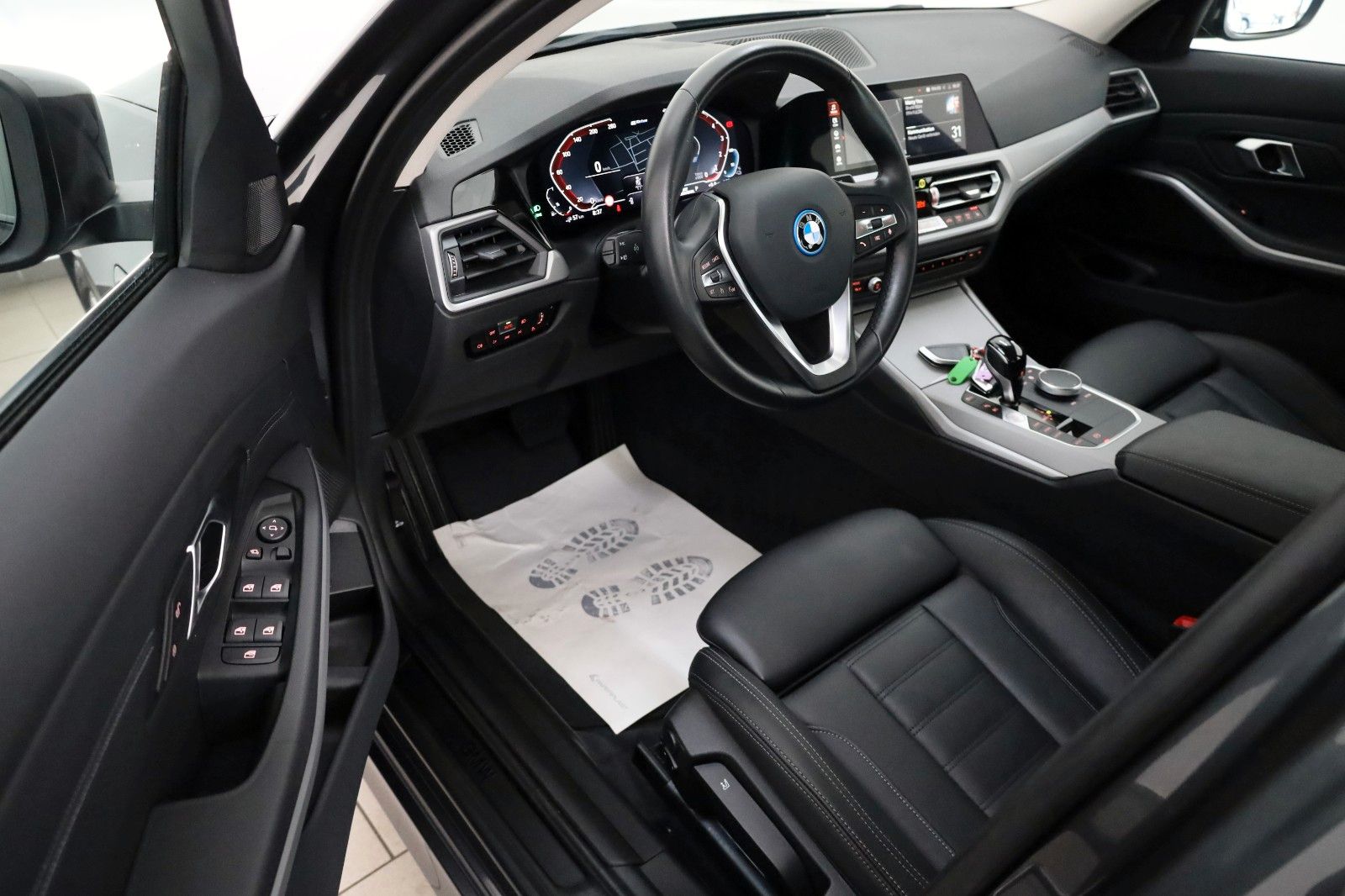 BMW 320 e Advantage,Lim. Leder,Navi,LED,SH,Kamera foto 9