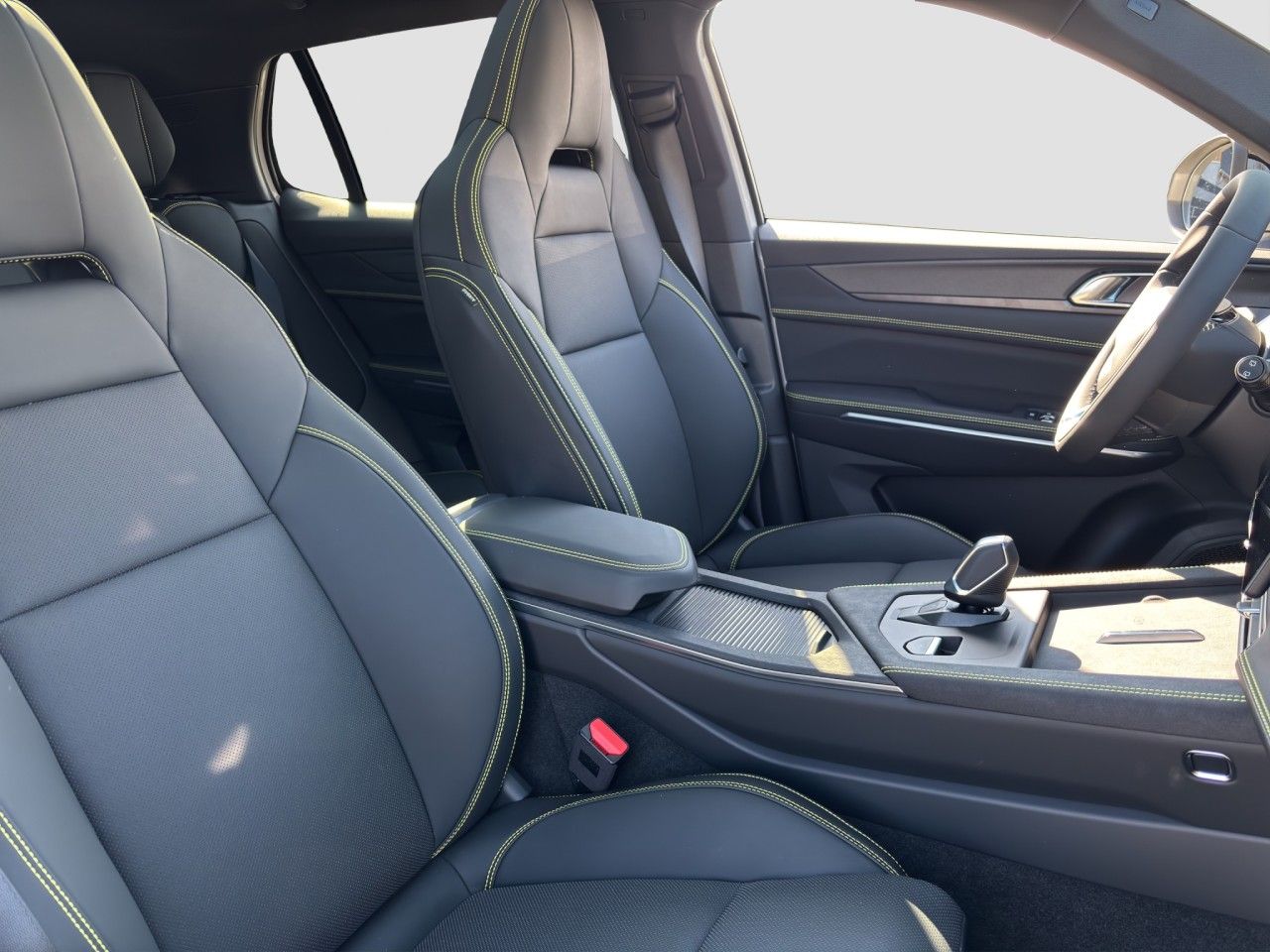 Lynk&Co 01 More Plug-In-Hybrid / PANO / 360 Grad Klima foto 16