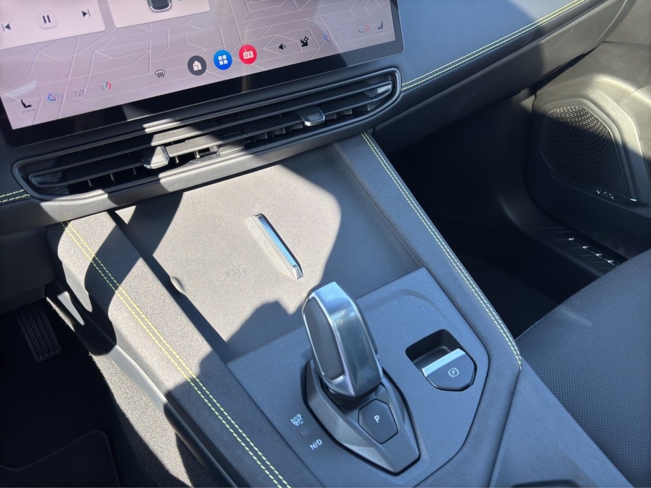 Lynk&Co 01 More Plug-In-Hybrid / PANO / 360 Grad Klima foto 20