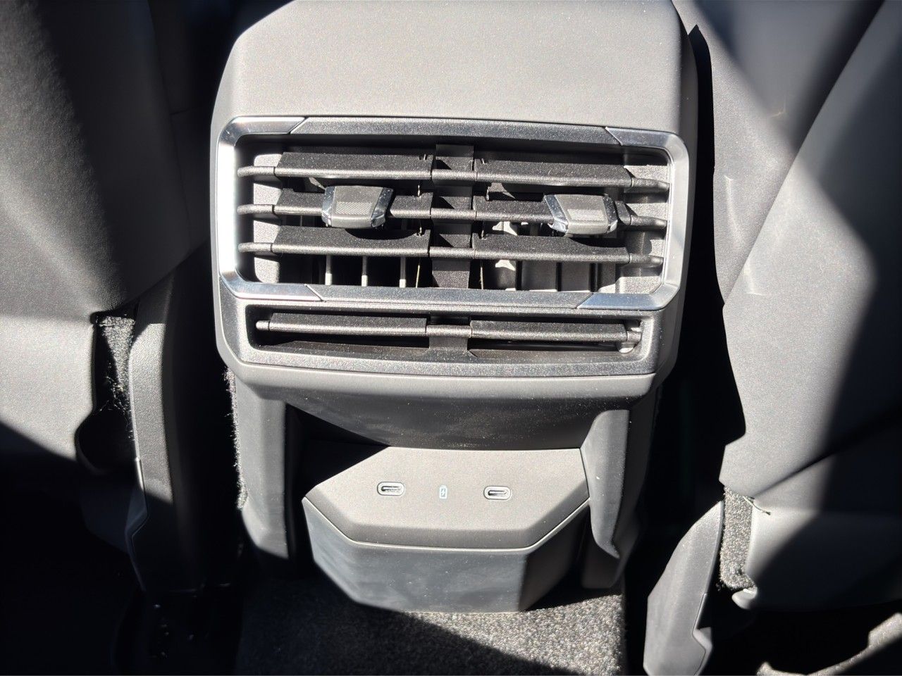 Lynk&Co 01 More Plug-In-Hybrid / PANO / 360 Grad Klima foto 24