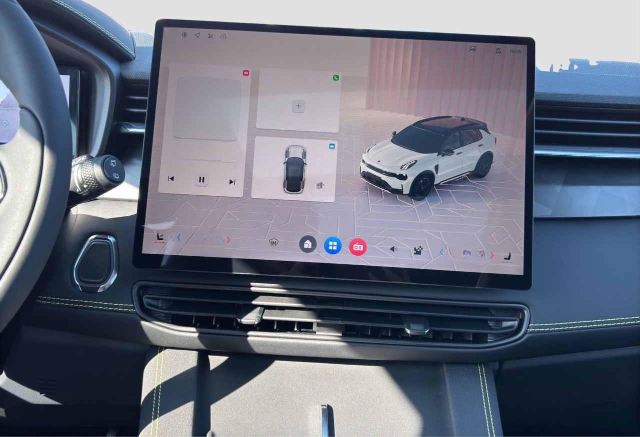 Lynk&Co 01 More Plug-In-Hybrid / PANO / 360 Grad Klima foto 9