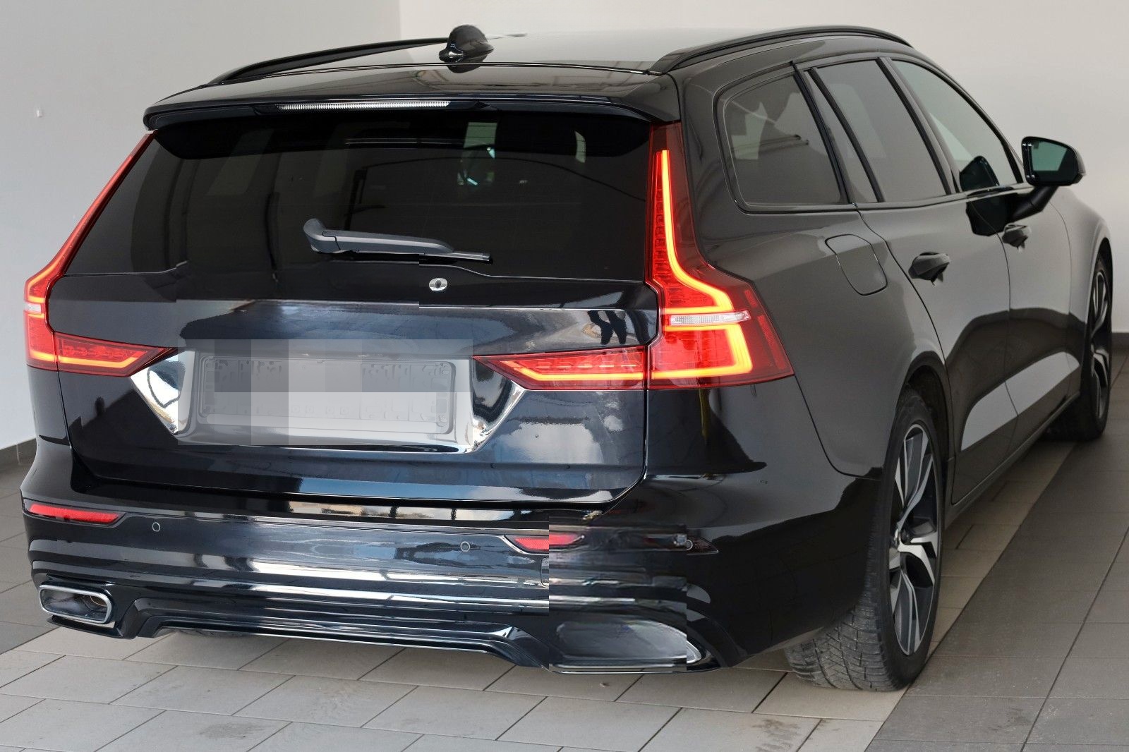 Volvo V60 R Design,Leder,Sportsitz,Navi,LED,Memory,AHK foto 2