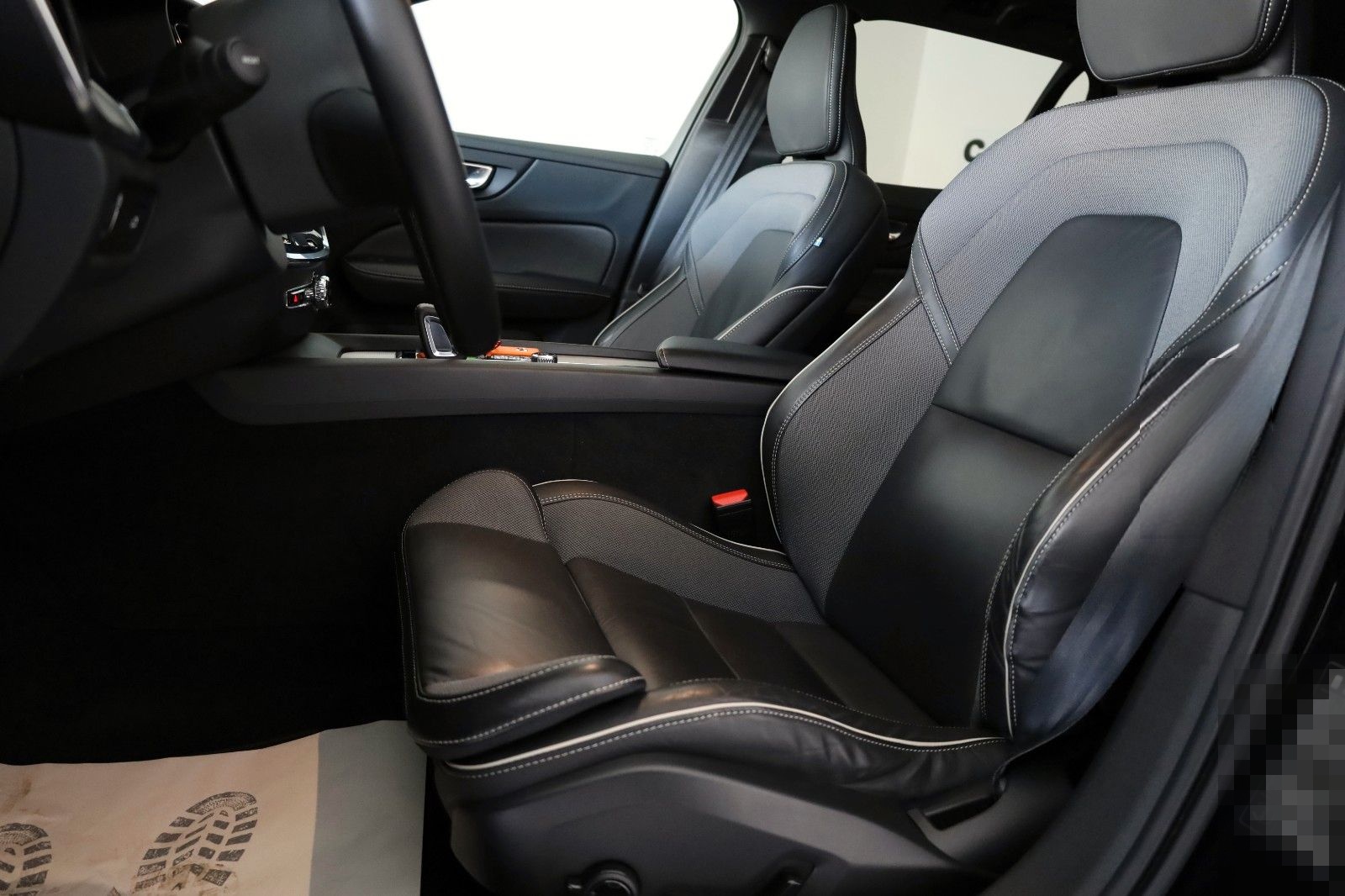 Volvo V60 R Design,Leder,Sportsitz,Navi,LED,Memory,AHK foto 18