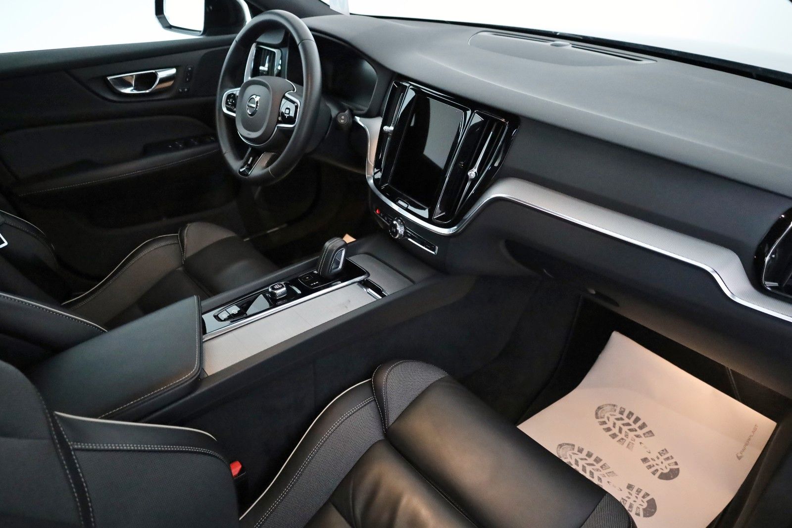 Volvo V60 R Design,Leder,Sportsitz,Navi,LED,Memory,AHK foto 3