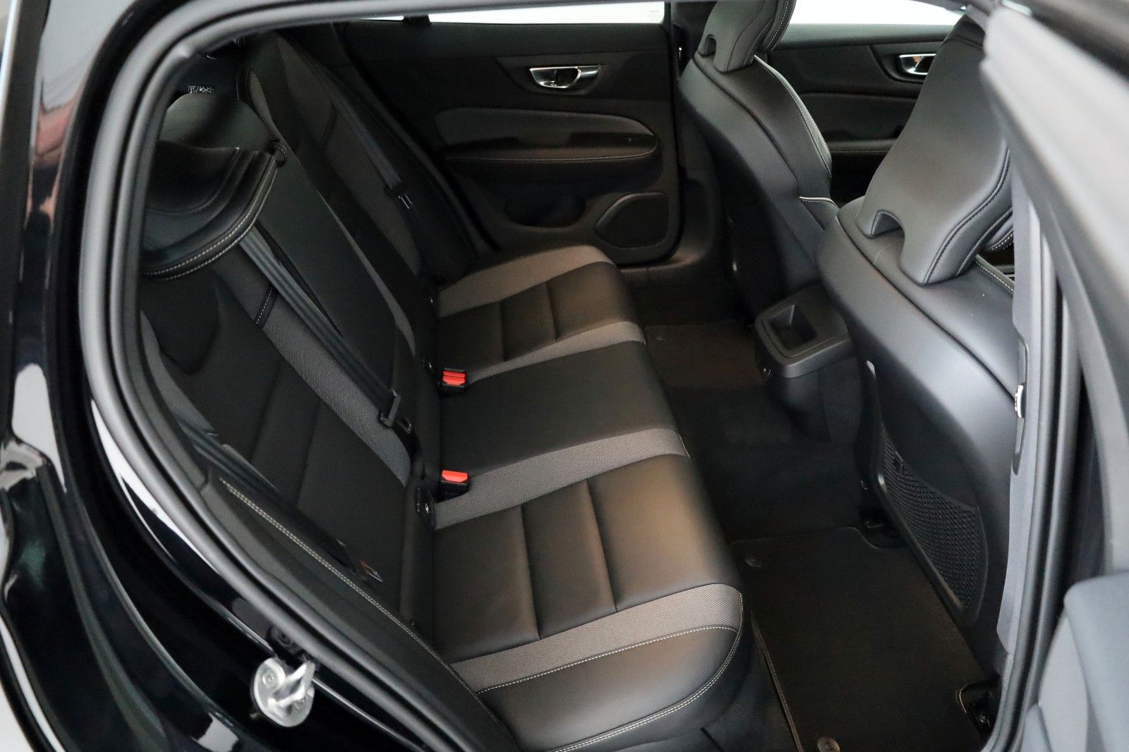 Volvo V60 R Design,Leder,Sportsitz,Navi,LED,Memory,AHK foto 6