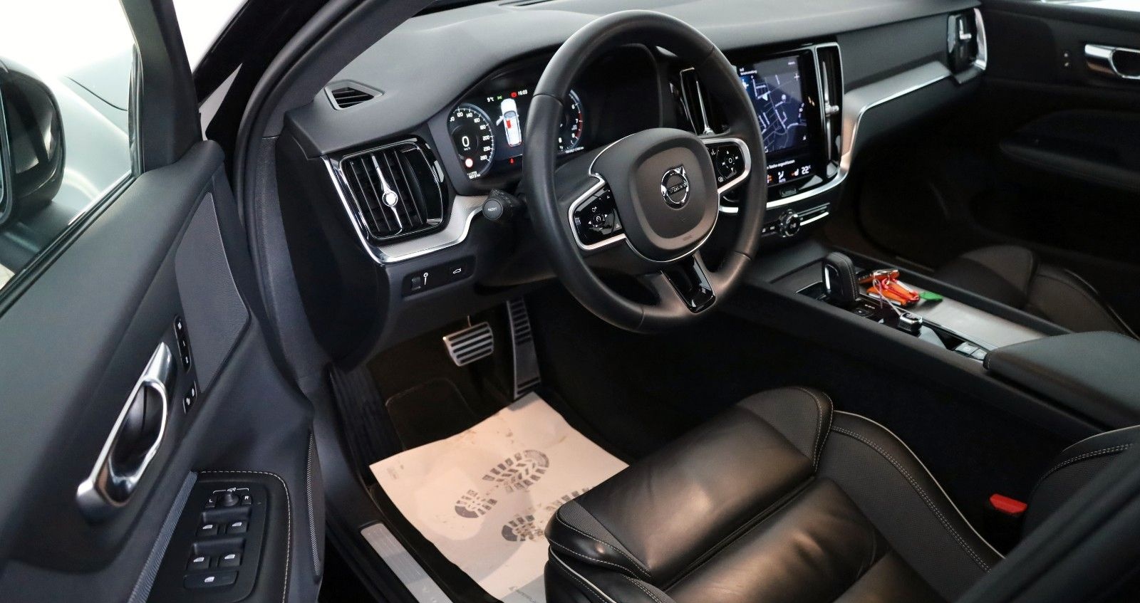 Volvo V60 R Design,Leder,Sportsitz,Navi,LED,Memory,AHK foto 9