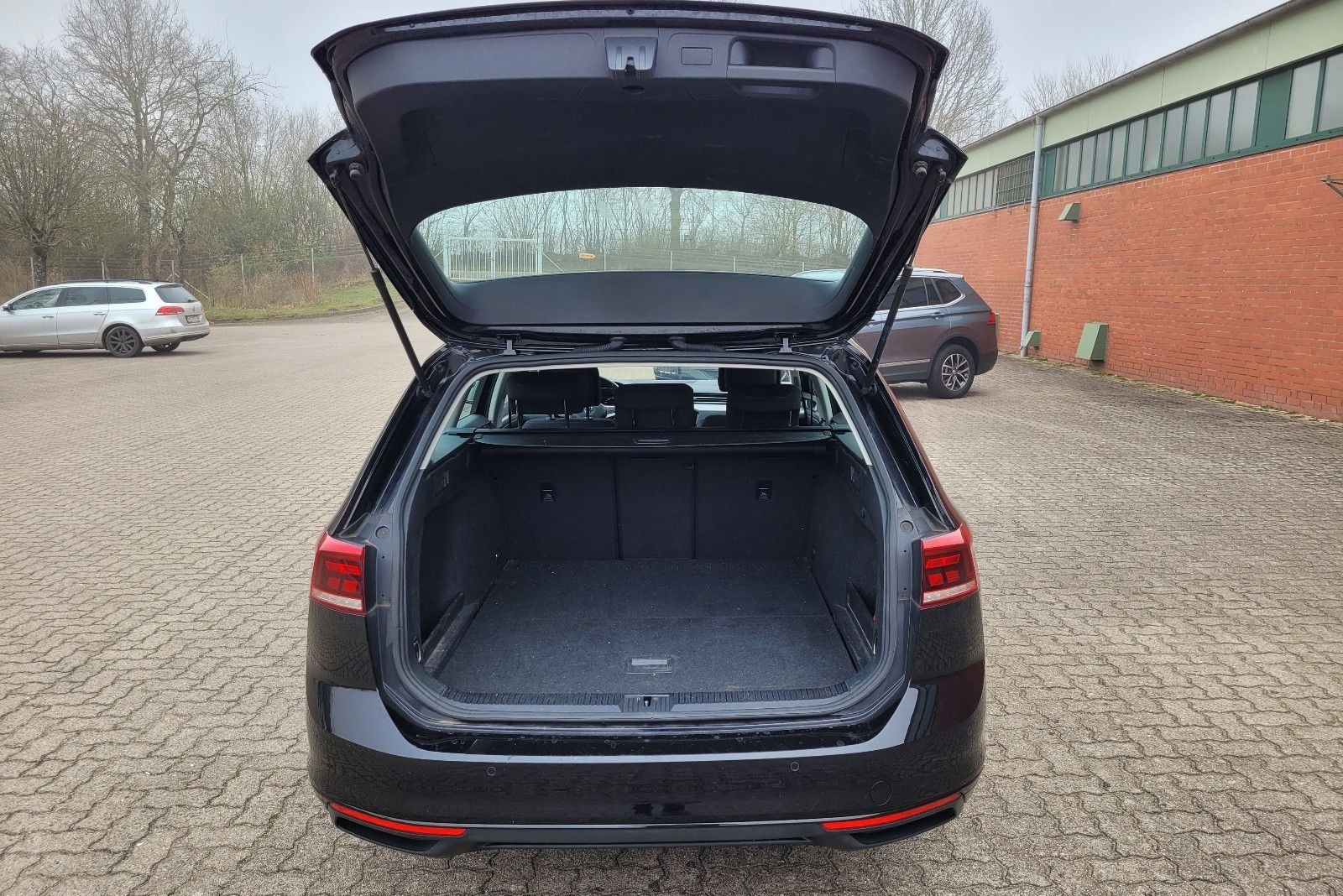 Volkswagen Passat Var.2.0 TDI Business LED+SH+RFK+ACC foto 6