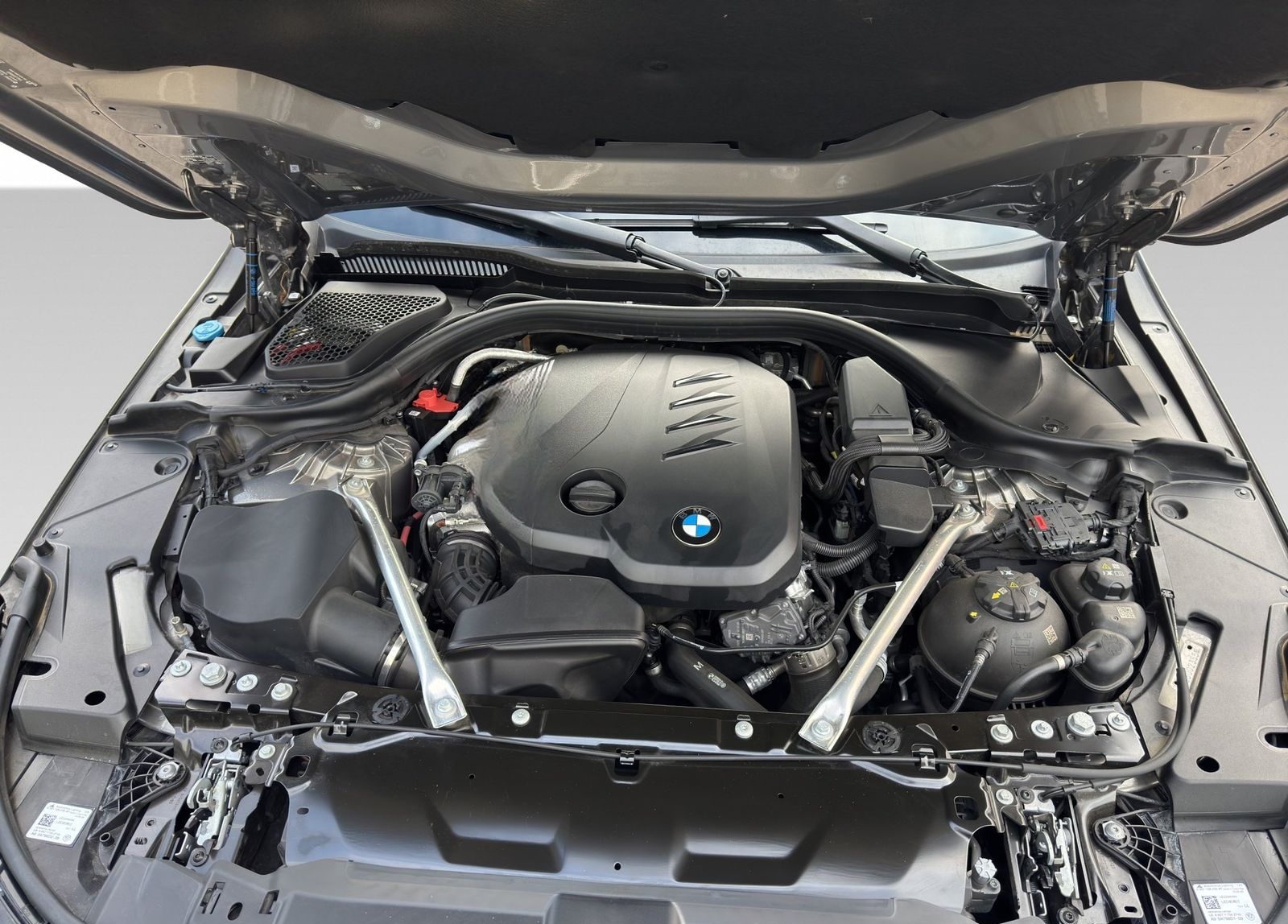 BMW 520d Lim M Sportpaket LED AHK SHZ Park/DrivAs+ foto 12