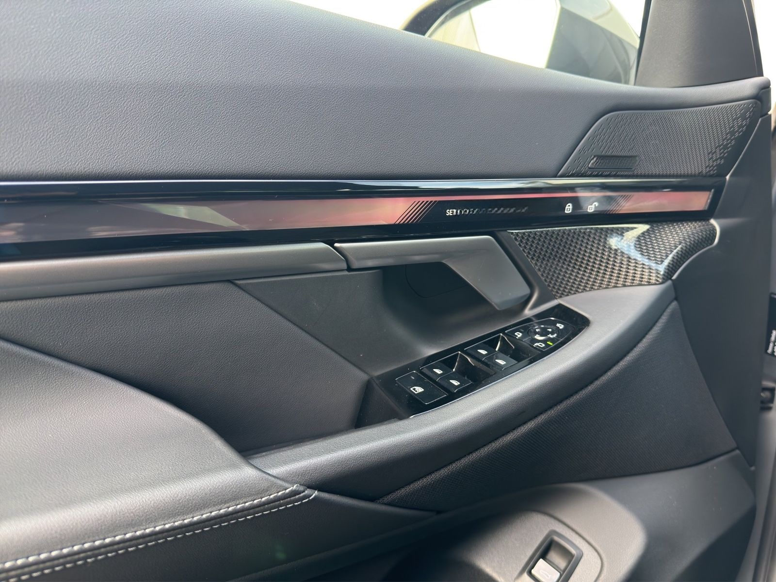 BMW 520d Lim M Sportpaket LED AHK SHZ Park/DrivAs+ foto 14
