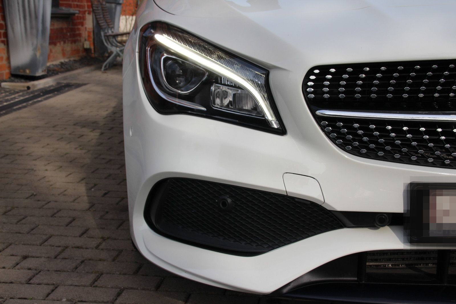 Mercedes-Benz CLA 220 Shooting Brake AMG-Line 4Matic foto 4