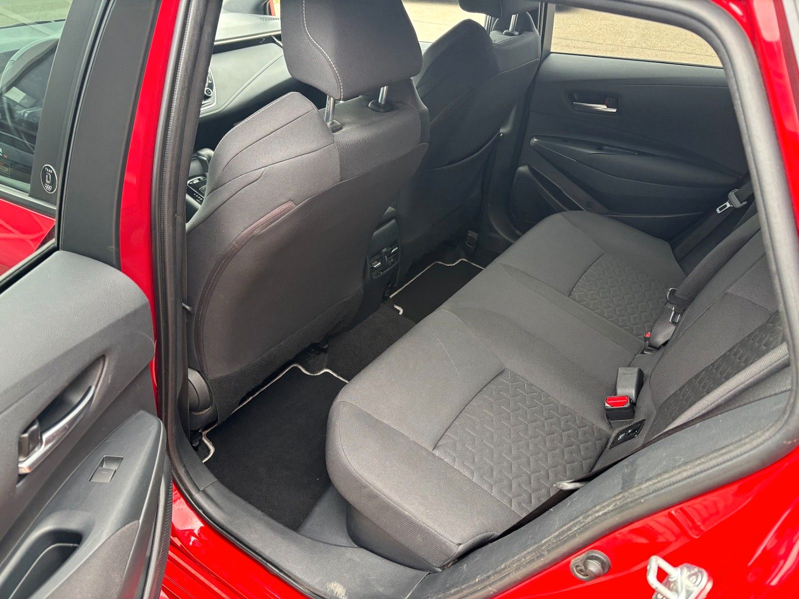 Toyota Corolla 2,0 Hybrid Team D Touring Sports  Relax foto 11