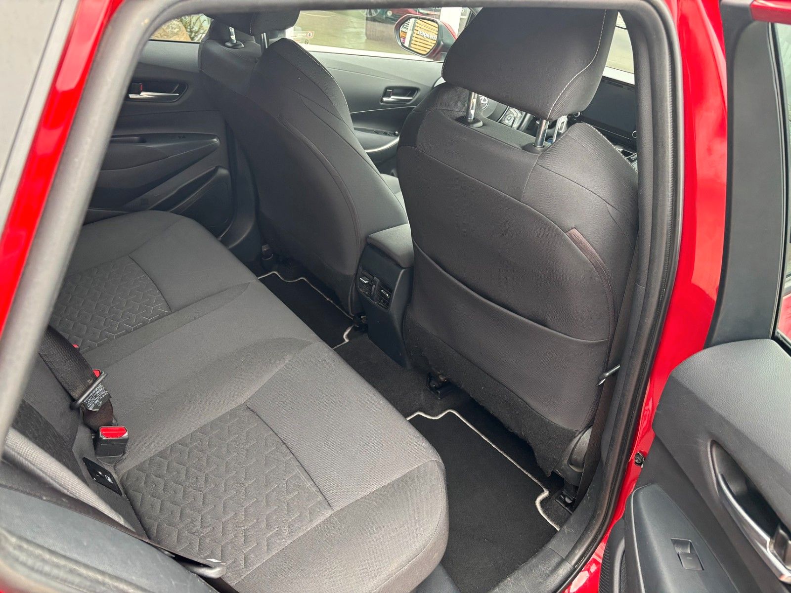 Toyota Corolla 2,0 Hybrid Team D Touring Sports  Relax foto 12