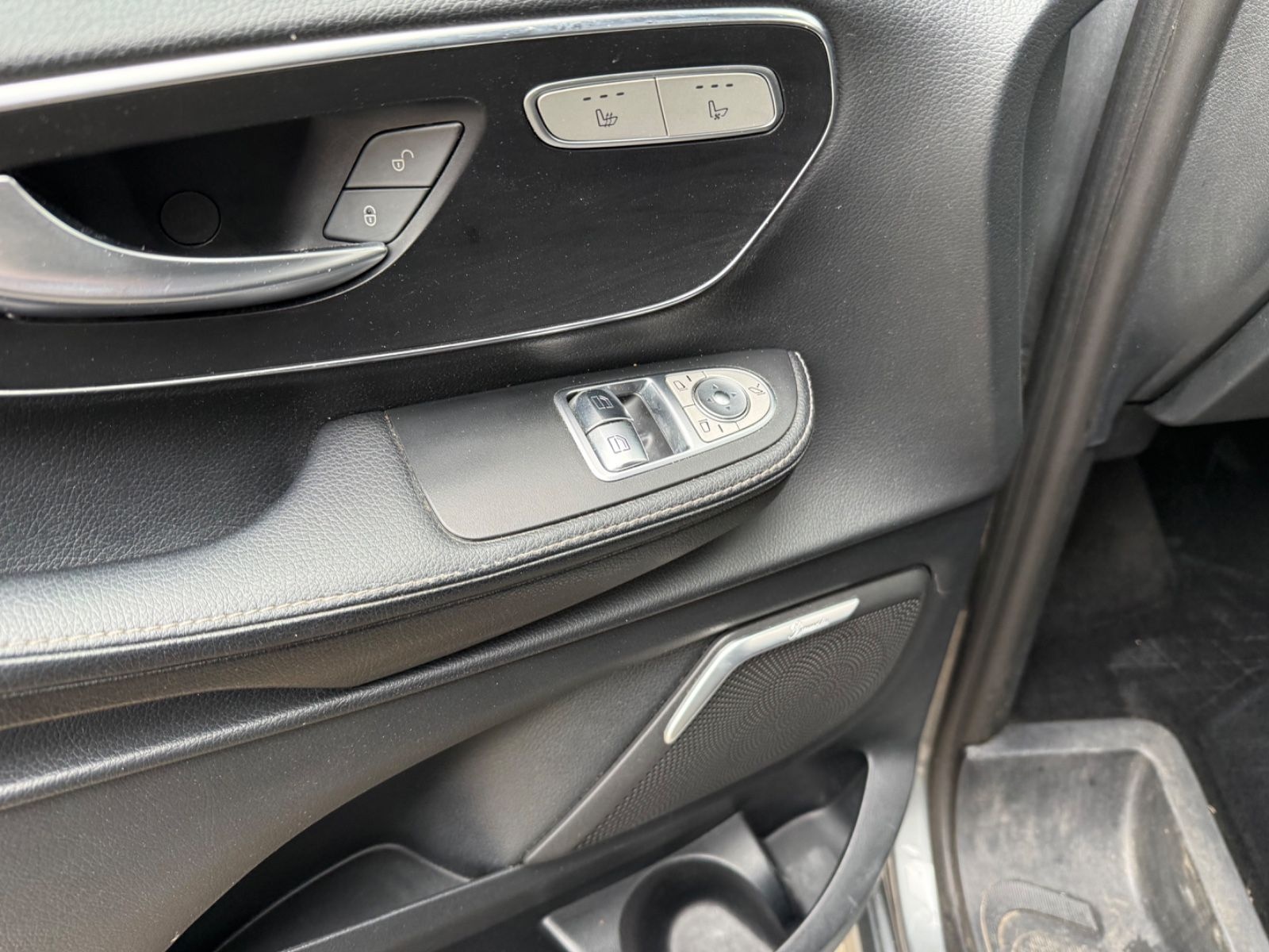 Mercedes-Benz V 300 d AVANTGARDE EDITION / AMG lang foto 7