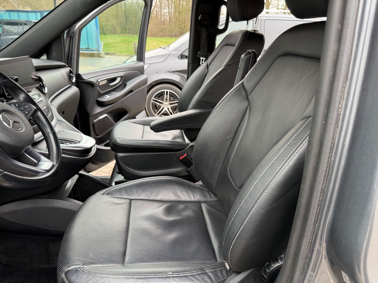 Mercedes-Benz V 300 d AVANTGARDE EDITION / AMG lang foto 8