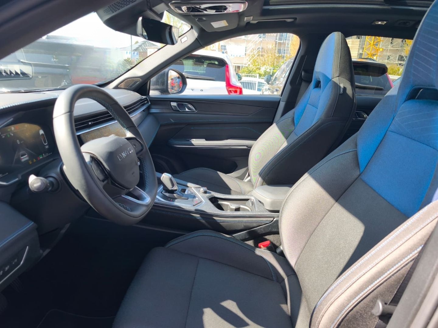 Lynk&Co 01 1.5 TD 192 kW PHEV El. Panodach Navi Digitale foto 13