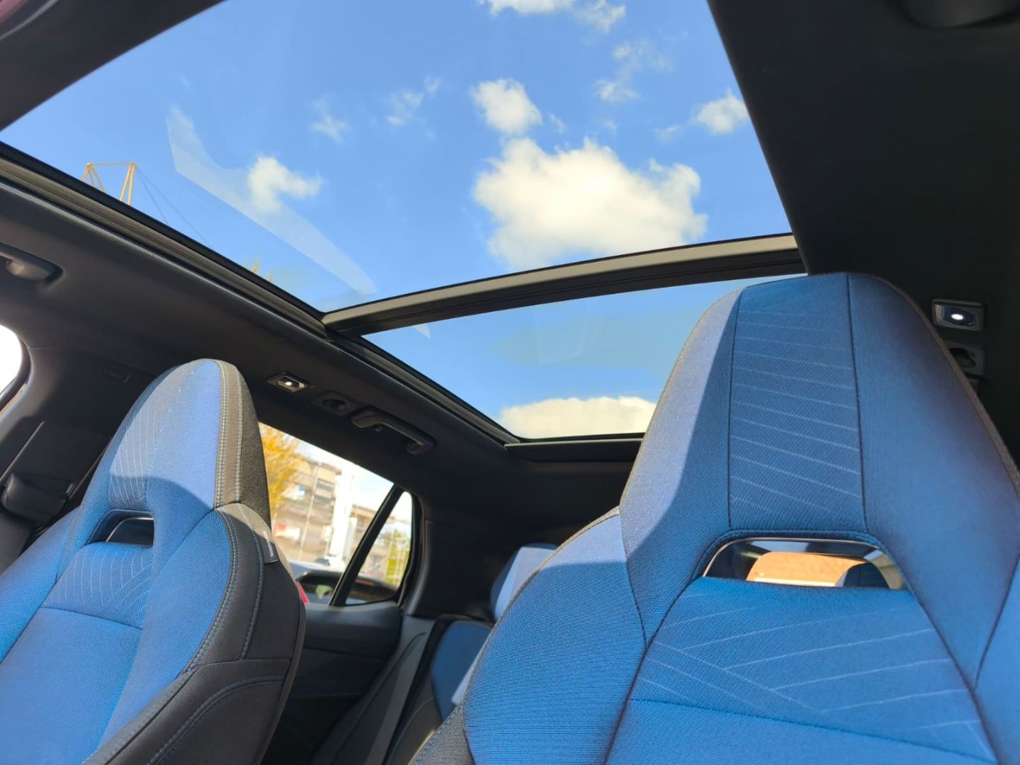 Lynk&Co 01 1.5 TD 192 kW PHEV El. Panodach Navi Digitale foto 14