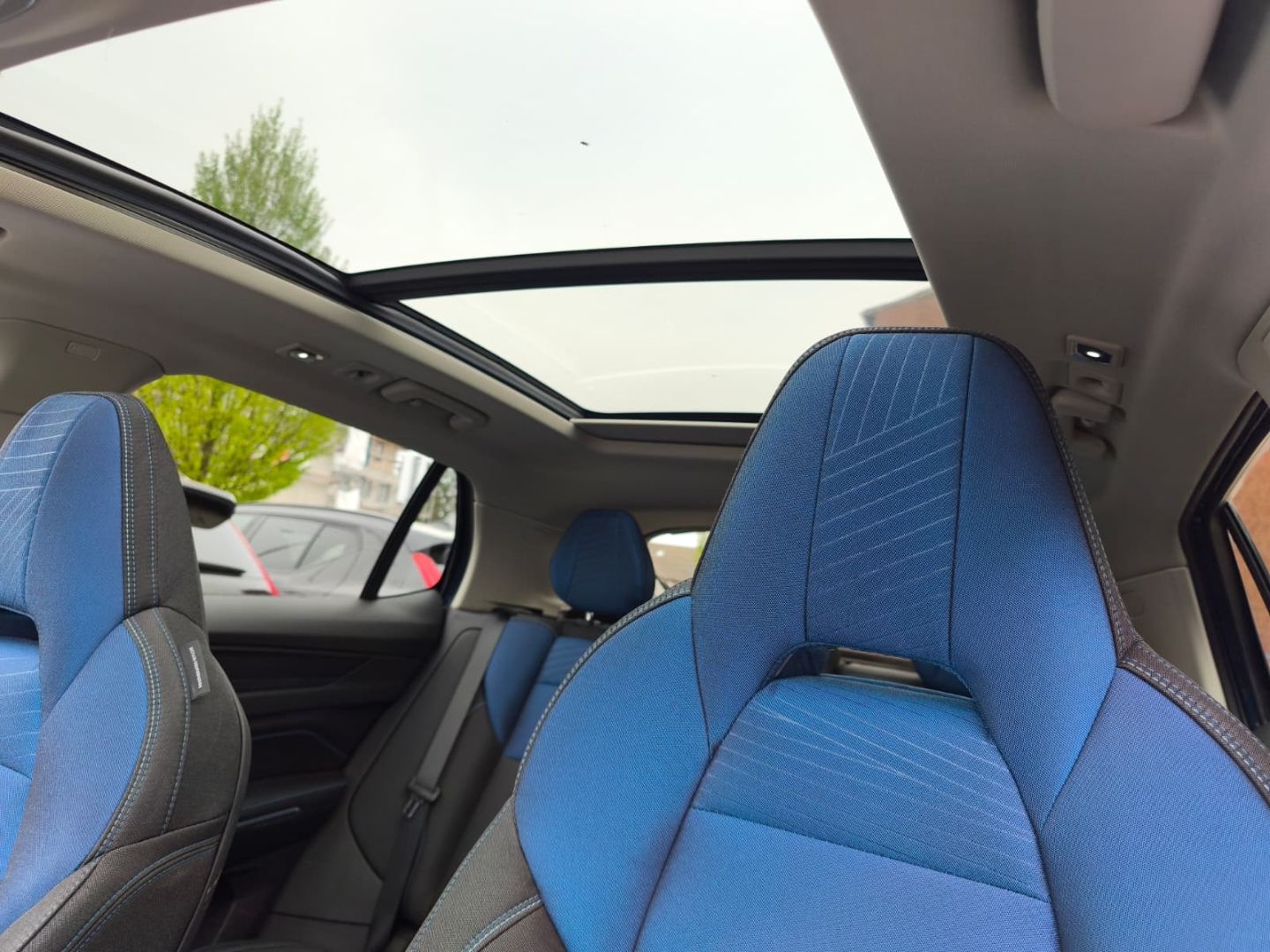 Lynk&Co 01 1.5 TD 192 kW PHEV El. Panodach Navi Digitale foto 13