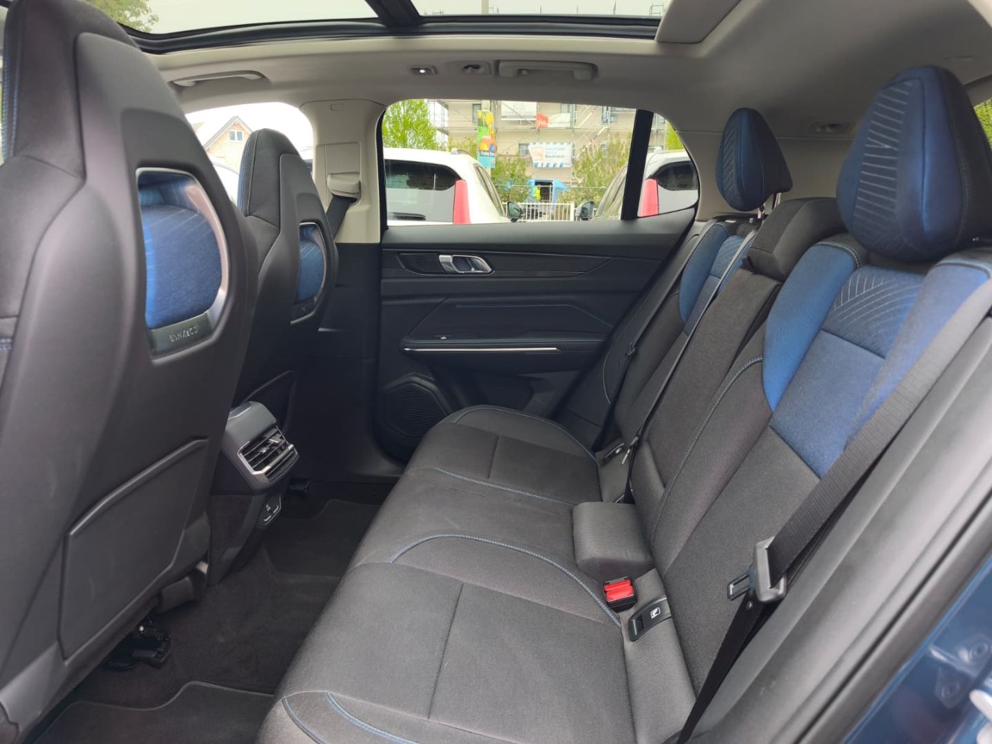 Lynk&Co 01 1.5 TD 192 kW PHEV El. Panodach Navi Digitale foto 14