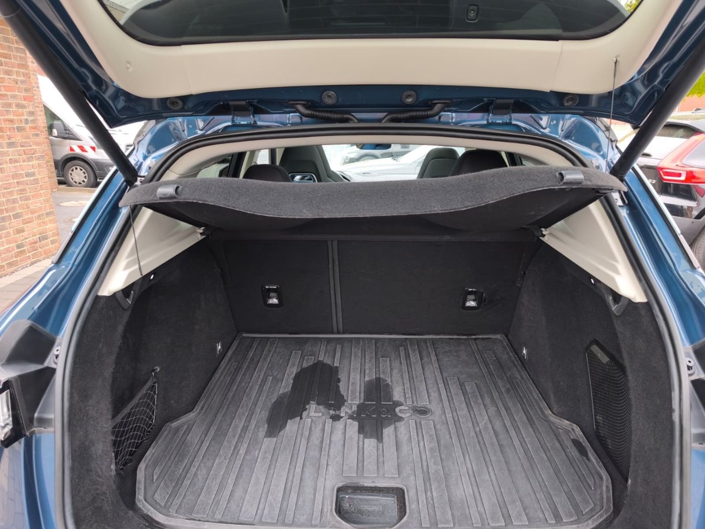 Lynk&Co 01 1.5 TD 192 kW PHEV El. Panodach Navi Digitale foto 15