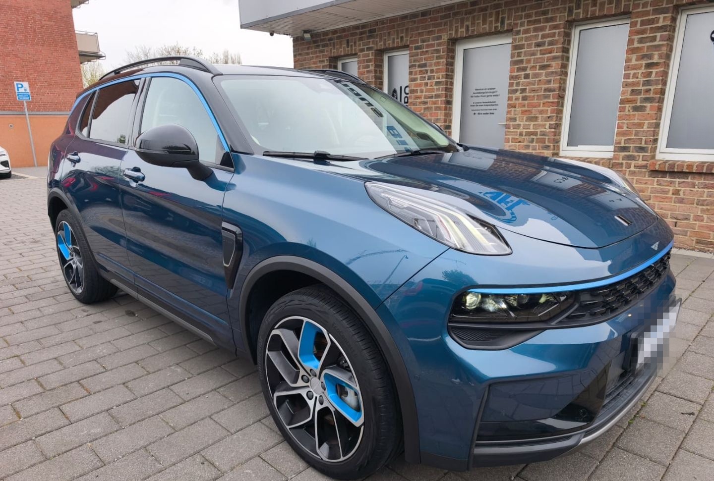 Lynk&Co 01 1.5 TD 192 kW PHEV El. Panodach Navi Digitale foto 9