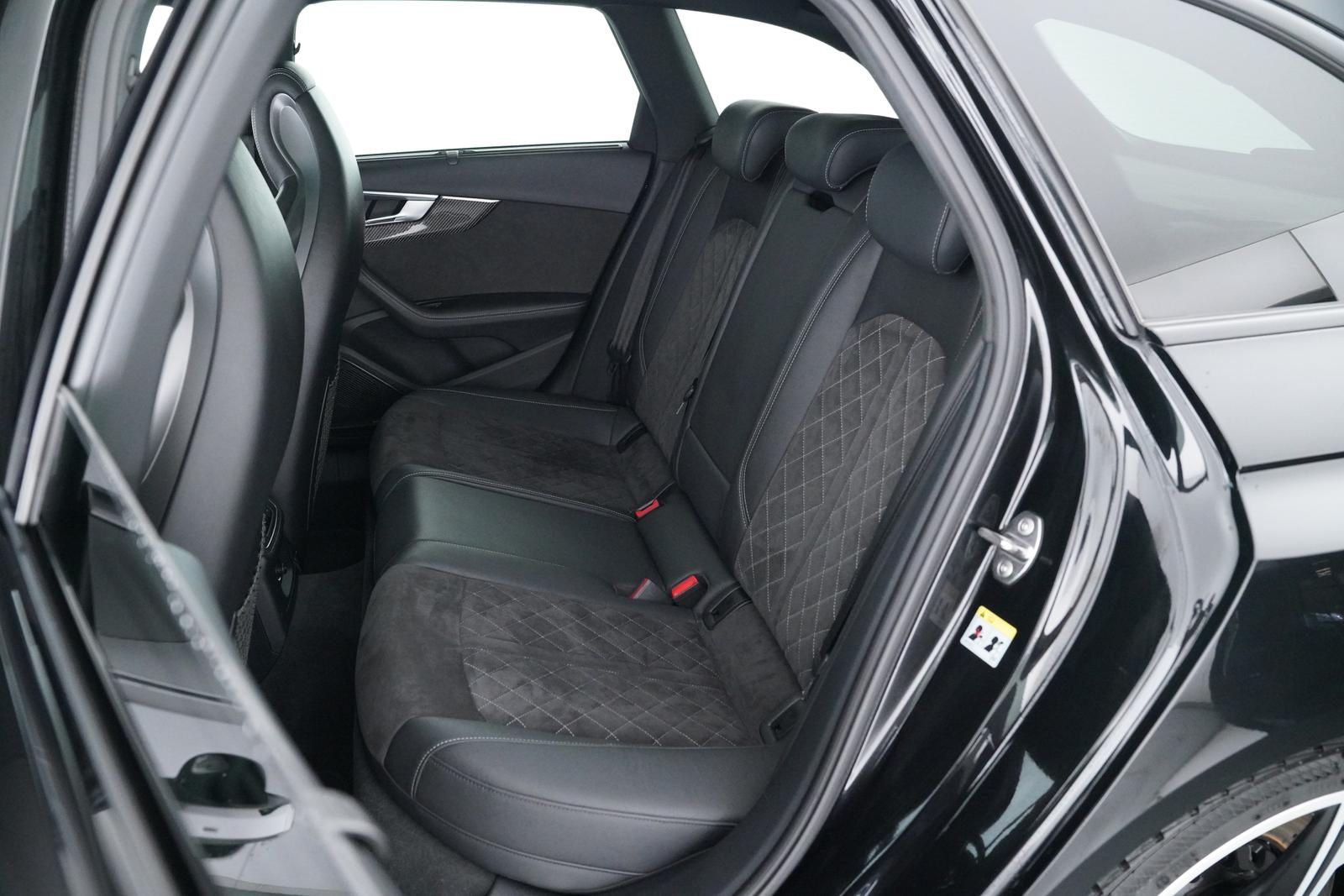 Audi RS4 AVANT 2.9TFSI QUATTRO CARBON --ALL BLACK-- foto 13