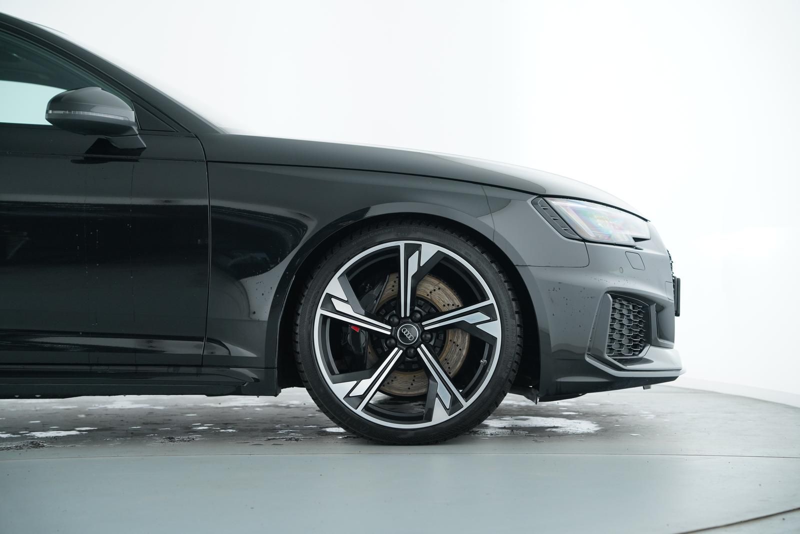 Audi RS4 AVANT 2.9TFSI QUATTRO CARBON --ALL BLACK-- foto 4