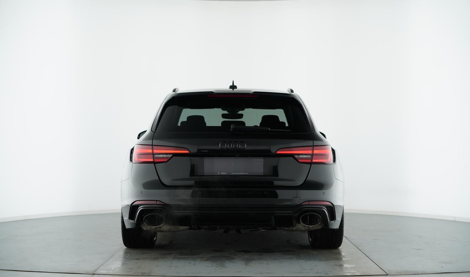 Audi RS4 AVANT 2.9TFSI QUATTRO CARBON --ALL BLACK-- foto 6