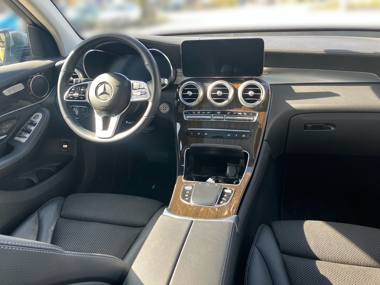 Mercedes-Benz GLC 220 d 4M 360°+AHK+Distronic+Kamera+KeyLess foto 9