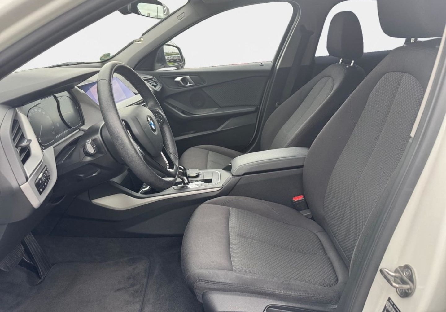 BMW 118 Lim. i +SHZ+BMW Live Cockpit+Bluetooth+ foto 17
