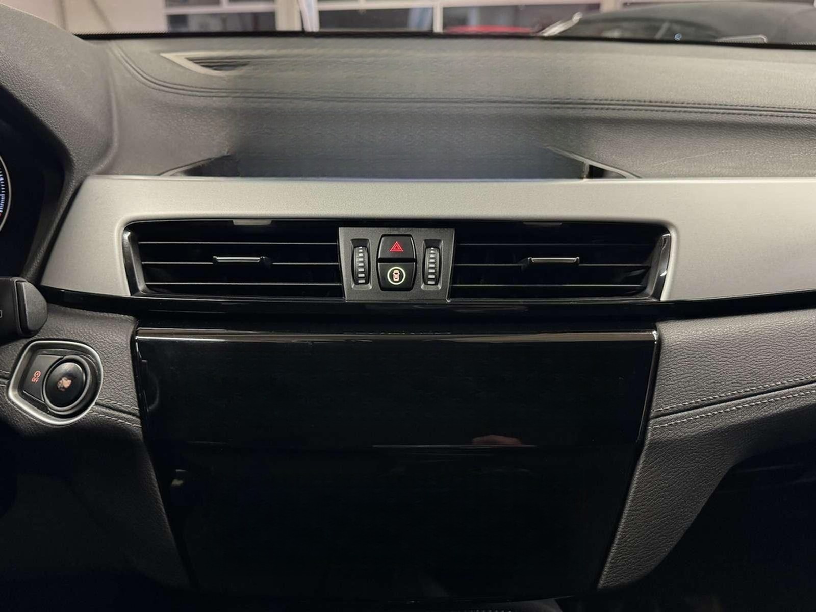 BMW xDrive 20i /LED/Navi/Ahk/VZE/Park-Ass foto 18