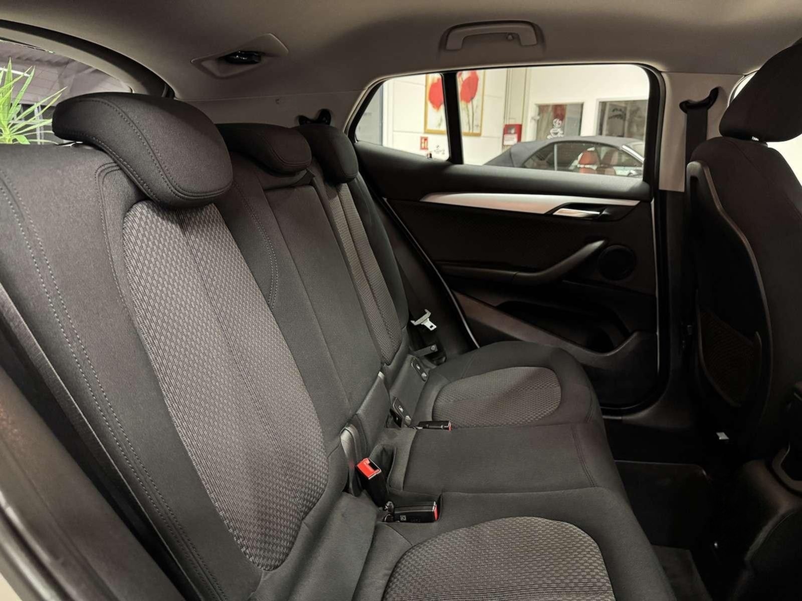 BMW xDrive 20i /LED/Navi/Ahk/VZE/Park-Ass foto 25